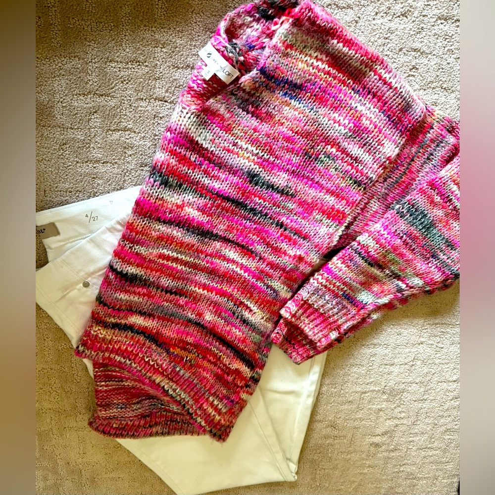 LOFT Lou + Grey soft v-neck sweater SM